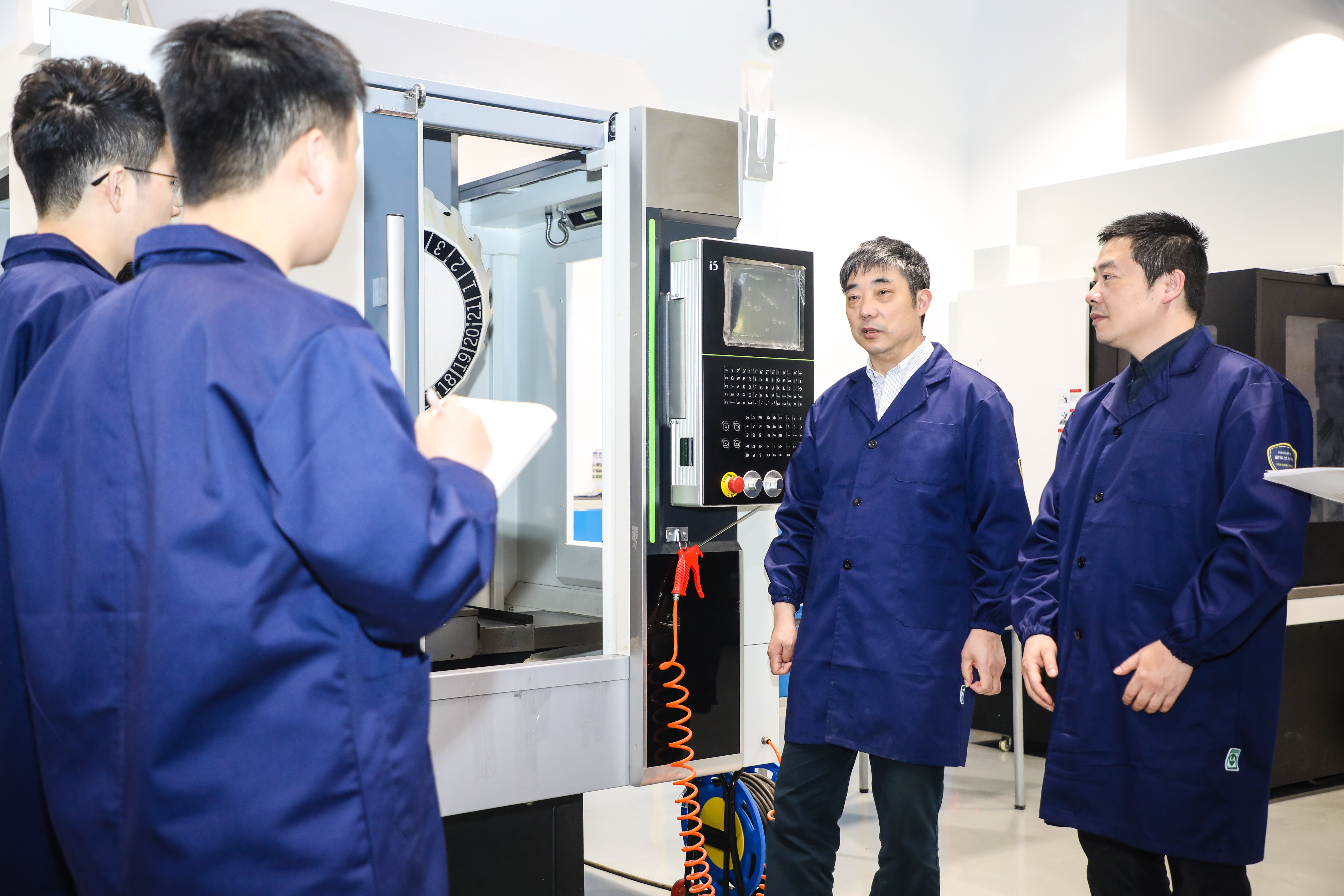 鑄國(guó)之重器 產(chǎn)學(xué)研攜手打響國(guó)產(chǎn)機(jī)床“突圍戰(zhàn)”